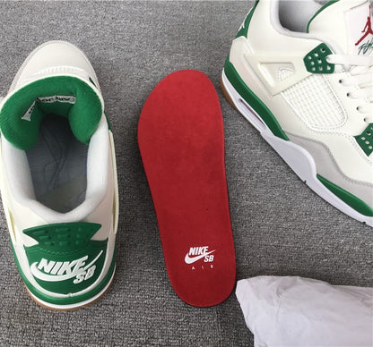 Air Jordan 4 Retro SB "Pine Green"